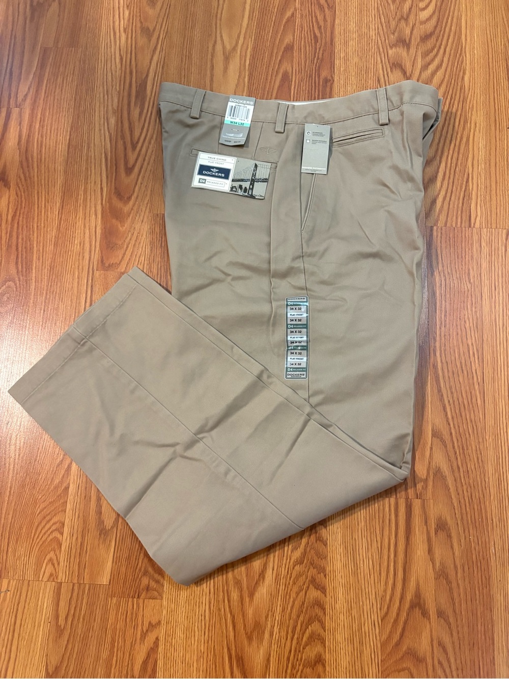 Dockers Men's Khaki Chinos in Light Brown